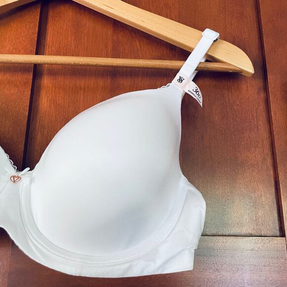 Victoria's Secret Bra Body by Victoria Lightly Lined Demi White Size 36D NEW - Picture 2 of 7